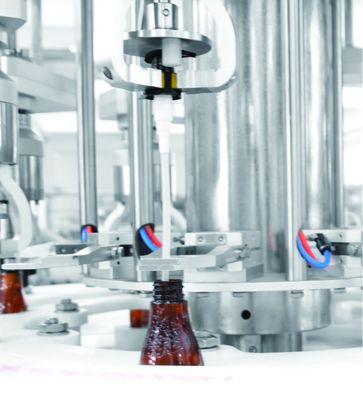 Machine de capsulage de main de remplissage de bouteilles antiseptique d'aseptisant