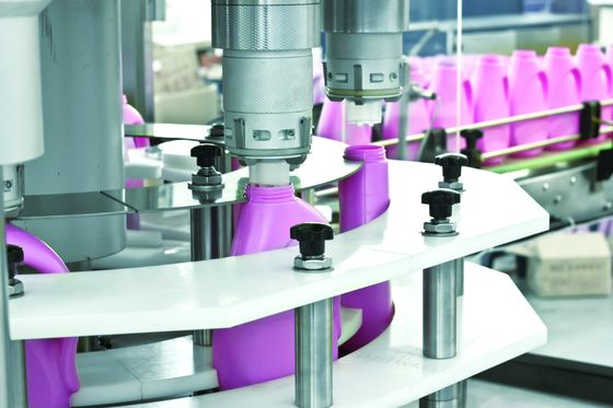 Machine de capsulage remplissante liquide 2L 3L 4L 5L de détergent de blanchisserie de bouteille en plastique