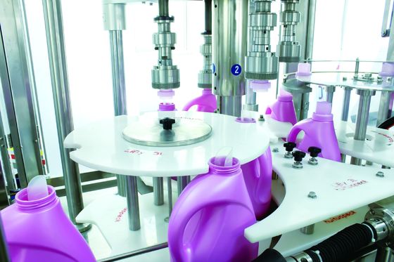 machine remplissante et de capsulage de monoblock