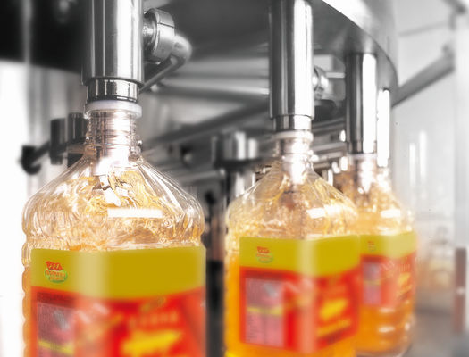 Machine de remplissage de bouteilles en plastique standard pharmaceutique de GMP