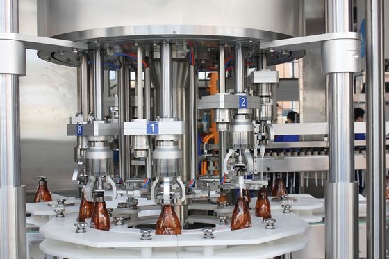 2 dans 1 remplissage de bouteilles de Monoblock et machine de capsulage