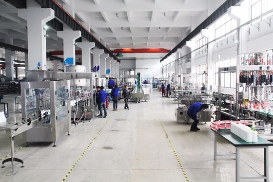 Bouteille de la minute 4200/heure de machines à étiquettes de capsulage de remplissage de bouteilles