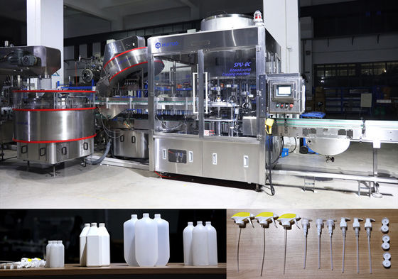 La main aseptisant gélifient le capsuleur liquide de bouteille
