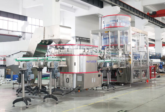 Machine de capsulage de bouteille de 4KW 8600BPH pour le shampooing