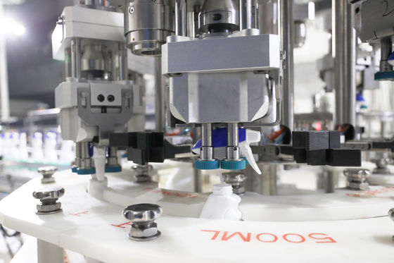 Machine de capsulage de pompe détersive de LYL