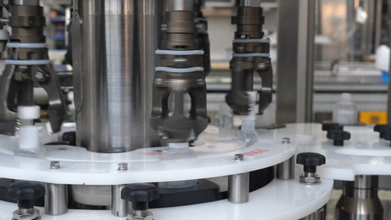 Chaîne de production de capsulage remplissante cosmétique pour le remplissage de la crème de l'eau